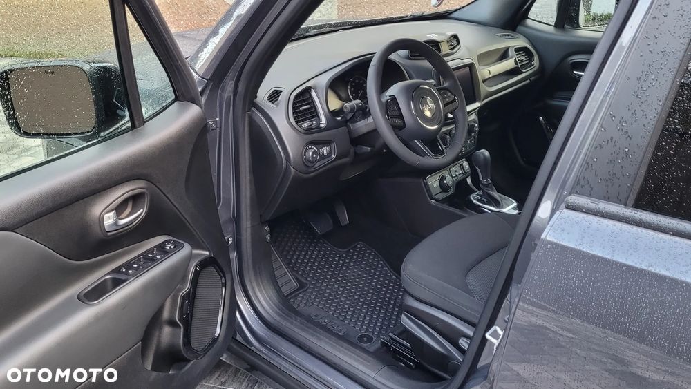 Jeep Renegade - 12
