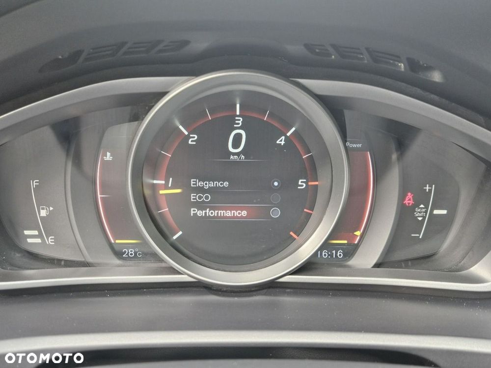 Volvo V40 - 15