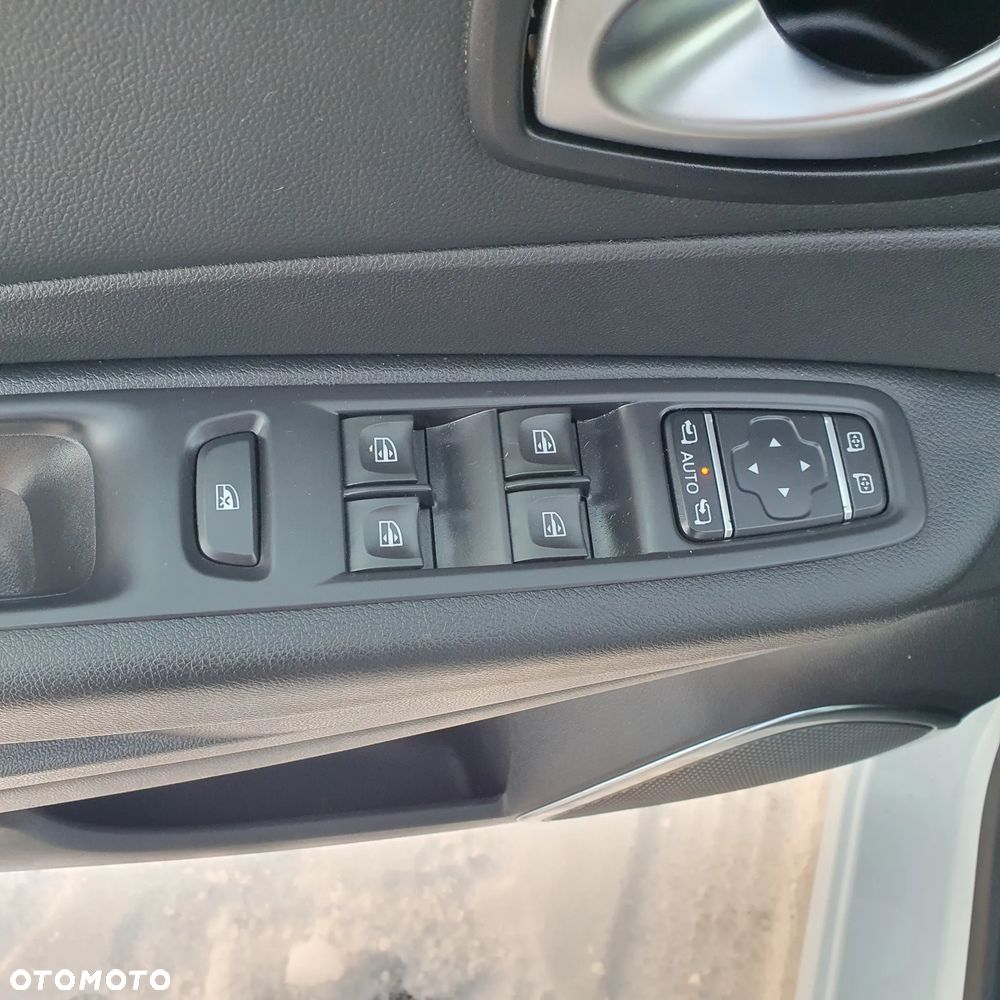 Renault Captur 1.3 Energy TCe Initiale Paris EDC - 12