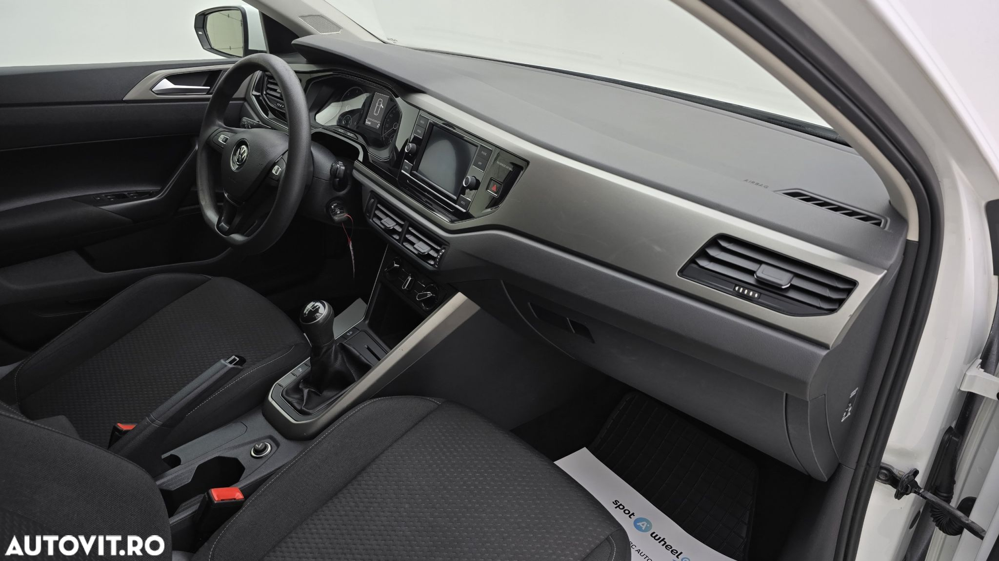 Volkswagen Polo 1.6 TDI Comfortline - 20