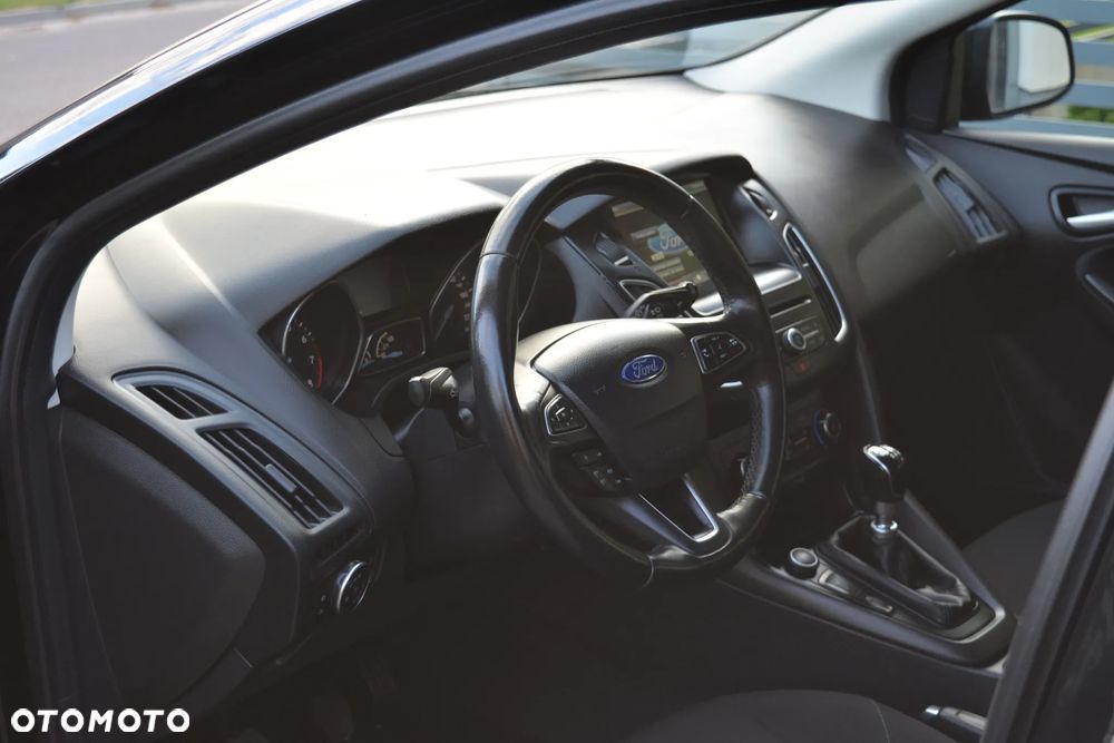 Ford Focus 1.0 EcoBoost Titanium - 18