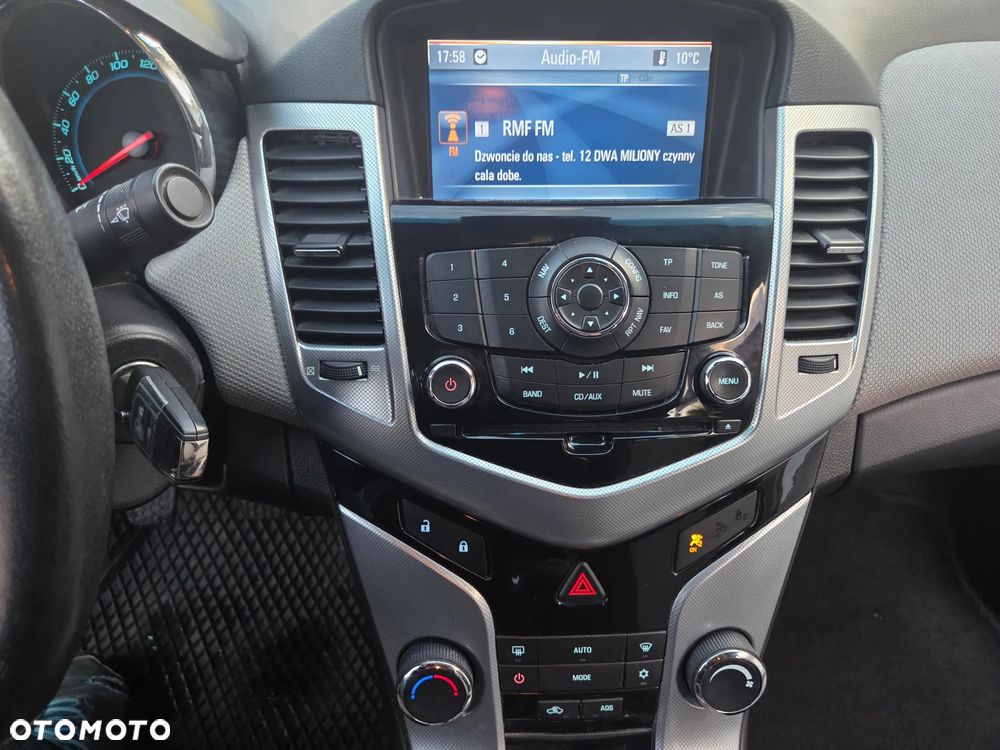 Chevrolet Cruze 1.8 LT - 19