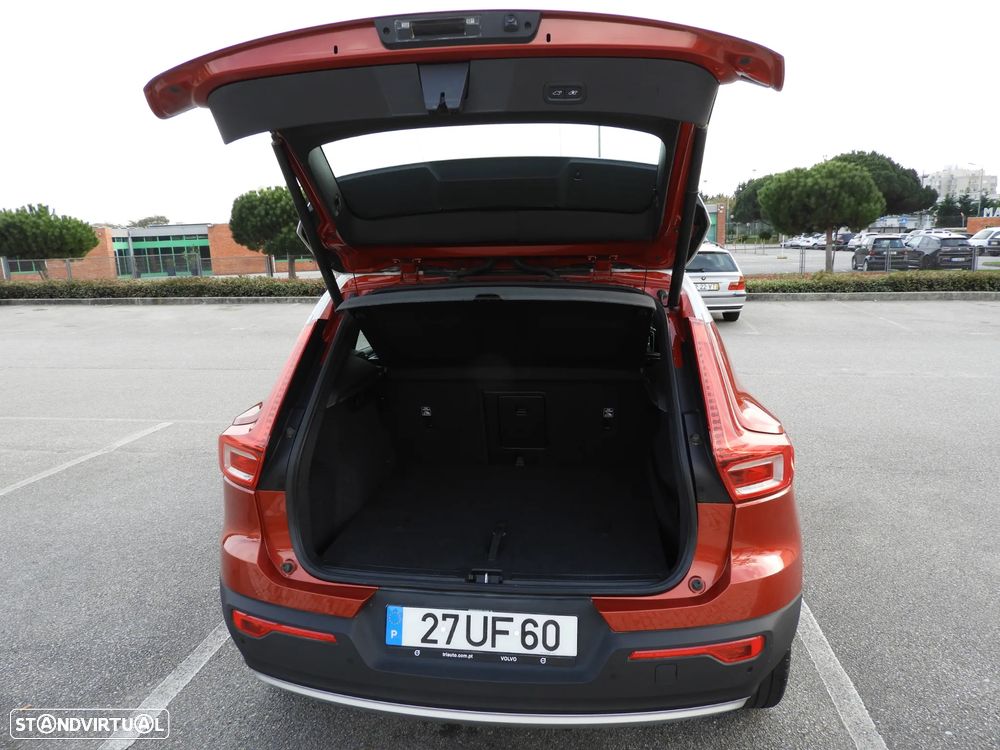 Volvo XC 40 2.0 D4 Momentum Plus AWD - 18