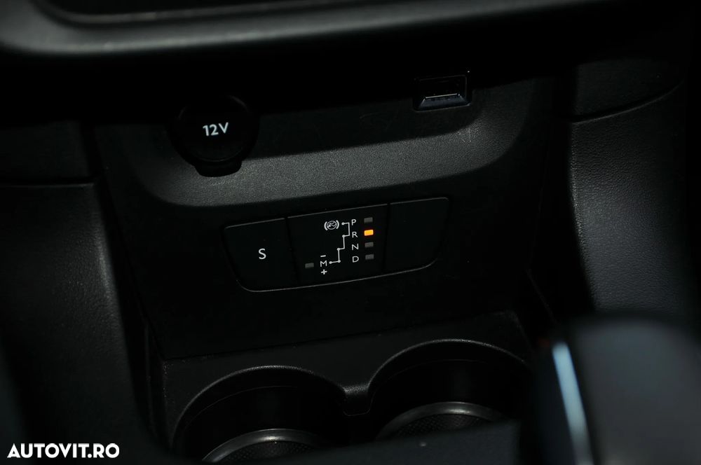 Citroën C3 1.2 PureTech S&S EAT Shine - 32