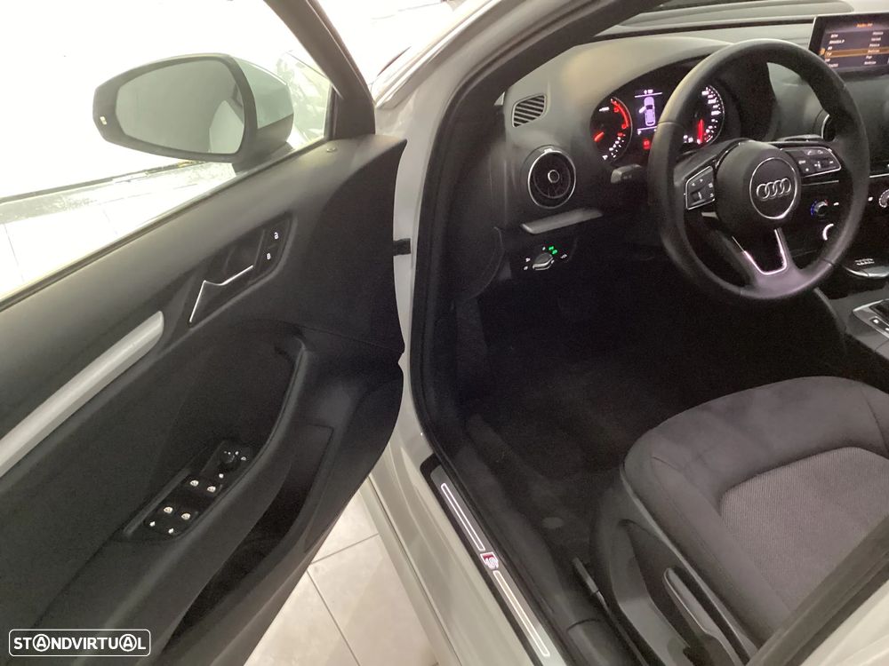 Audi A3 1.6 TDI S-line S tronic - 12