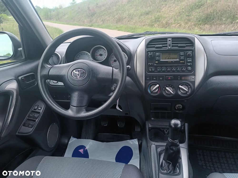 Toyota RAV4 1.8 VVT-i Terra 2WD - 28