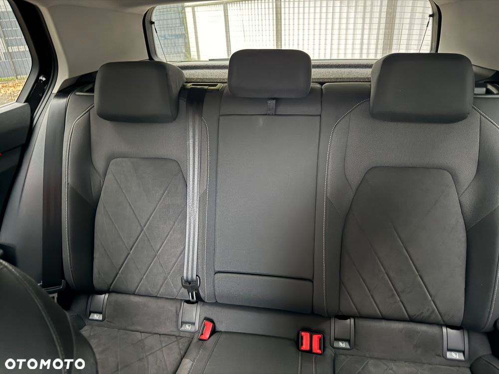 Volkswagen Golf 2.0 TSI OPF DSG Style - 8