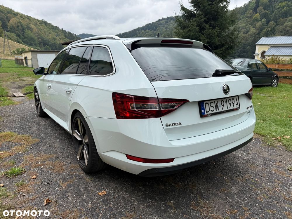 Skoda Superb 2.0 TDI Sportline DSG - 3