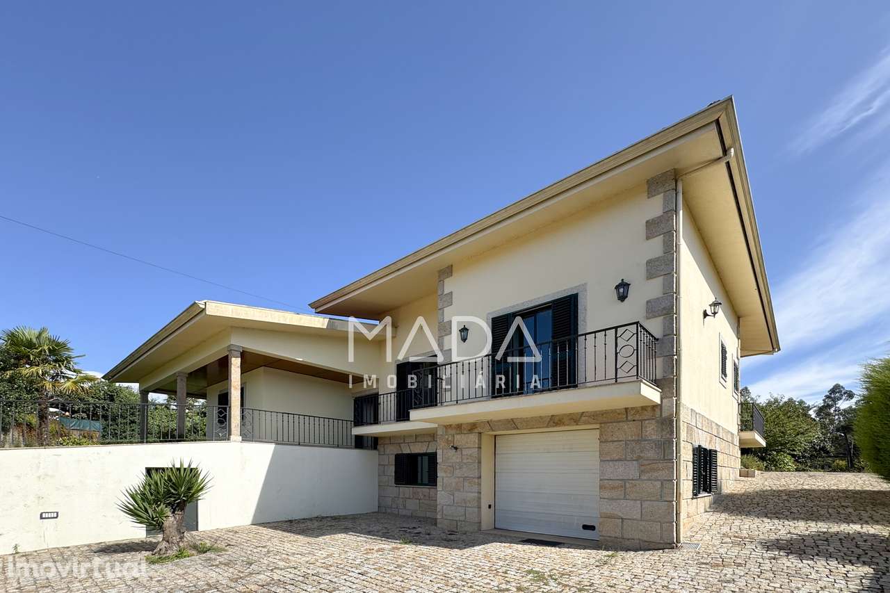 Moradia T4 + Moradia em pedra + terreno (3 artigos) em Lago, Amares - Grande imagem: 2/26