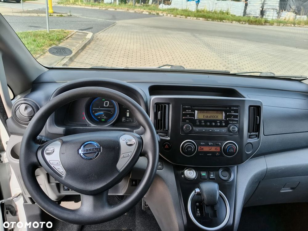 Nissan e-NV200 - 13