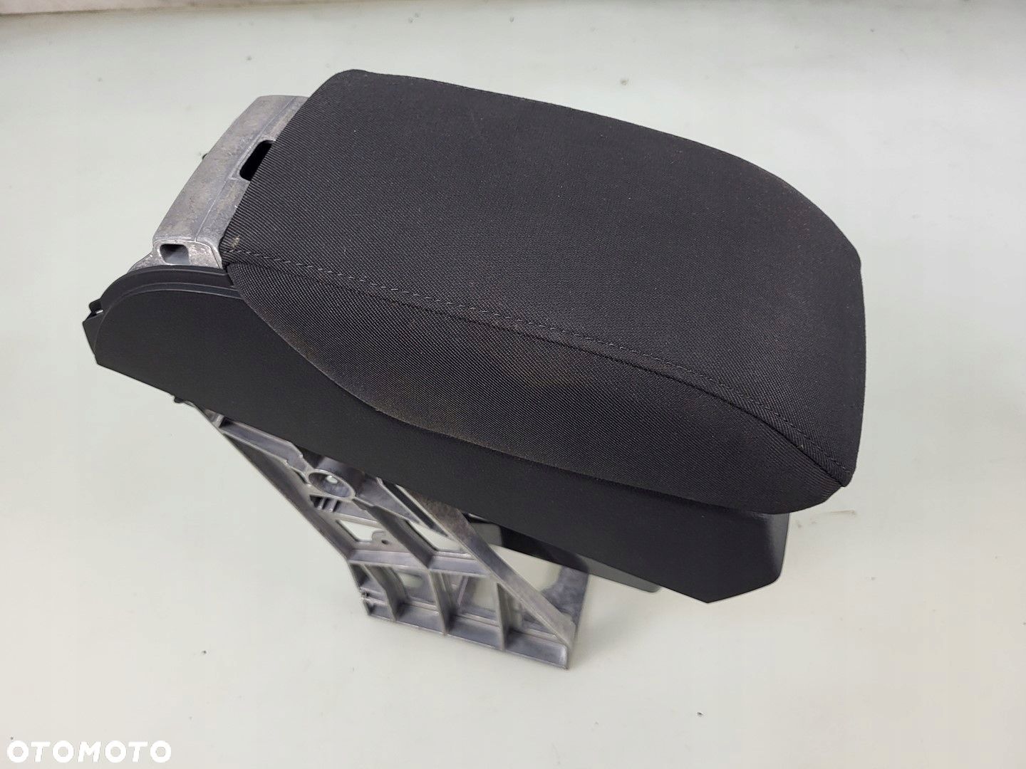 AUDI Q3 8U LIFT PODŁOKIETNIK SCHOWEK - 1