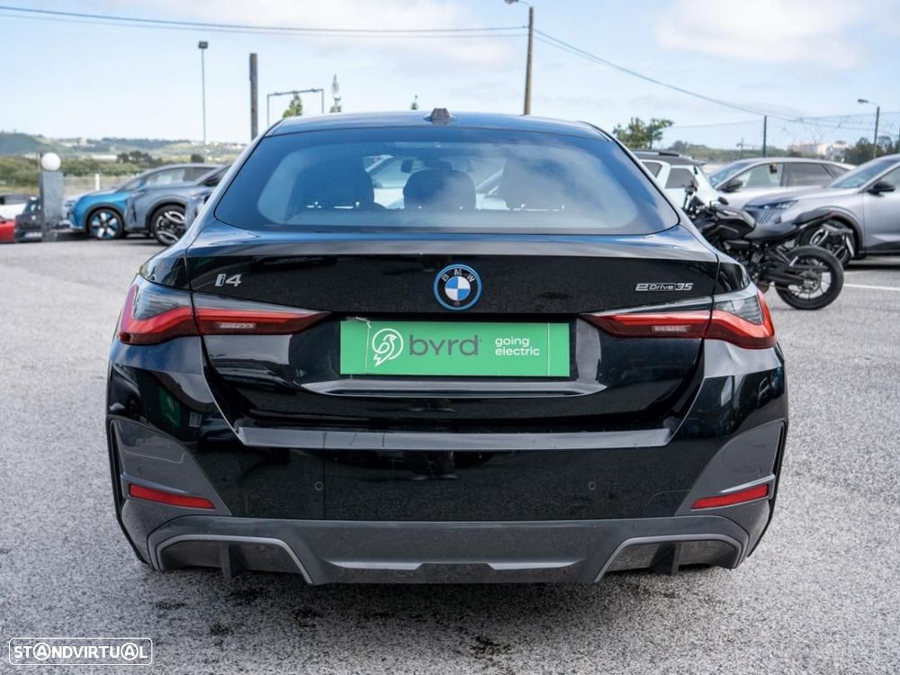 BMW i4 eDrive35 Desportiva M - 11