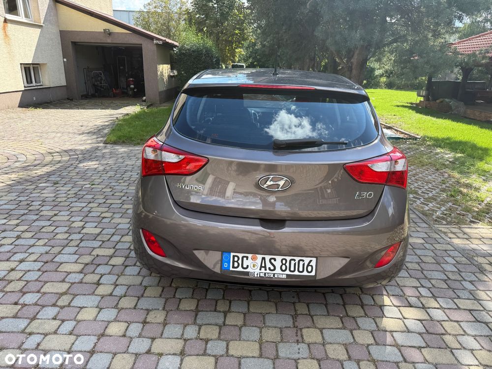 Hyundai i30 1.4 Trend - 11