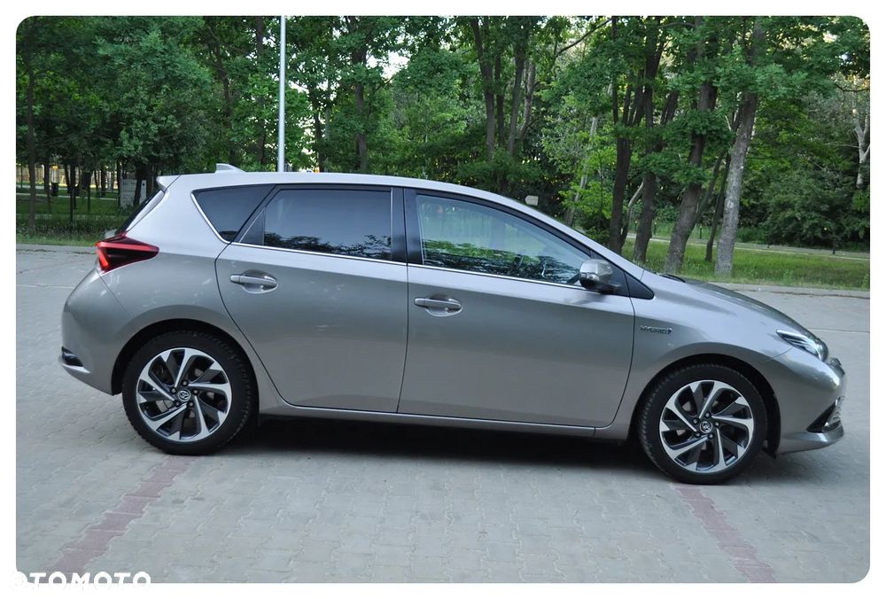 Toyota Auris 1.8 HSD Prestige NAVI - 1