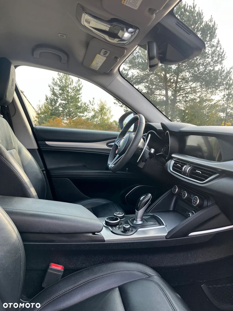 Alfa Romeo Stelvio 2.0 Turbo 16V AT8-Q4 Sprint - 19