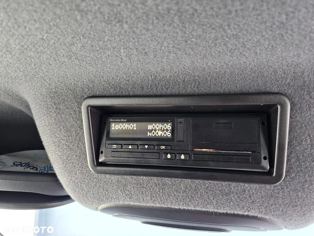 Mercedes-Benz Sprinter - 16