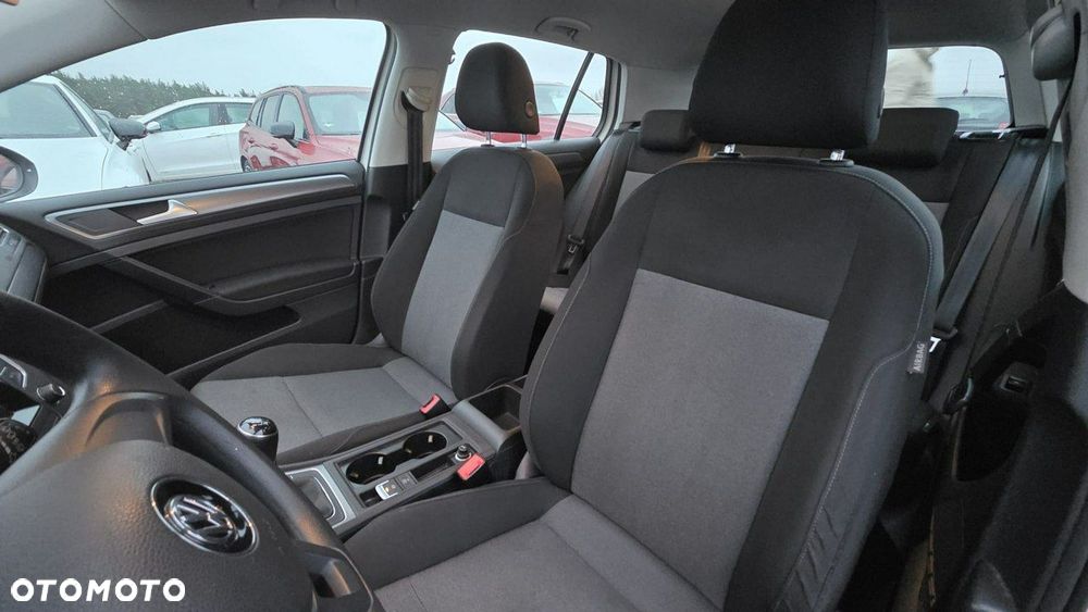 Volkswagen Golf - 17