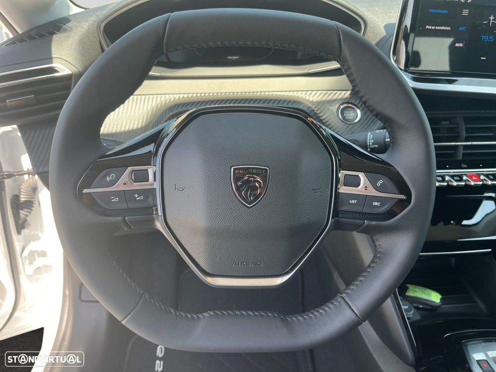 Peugeot e-208 - 12