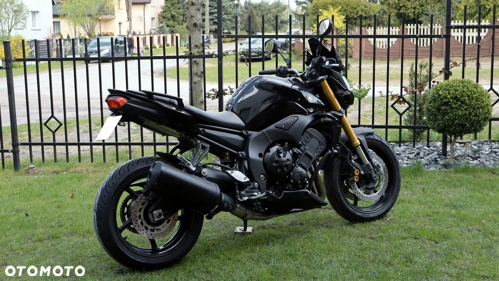 Yamaha FZ8 - 4