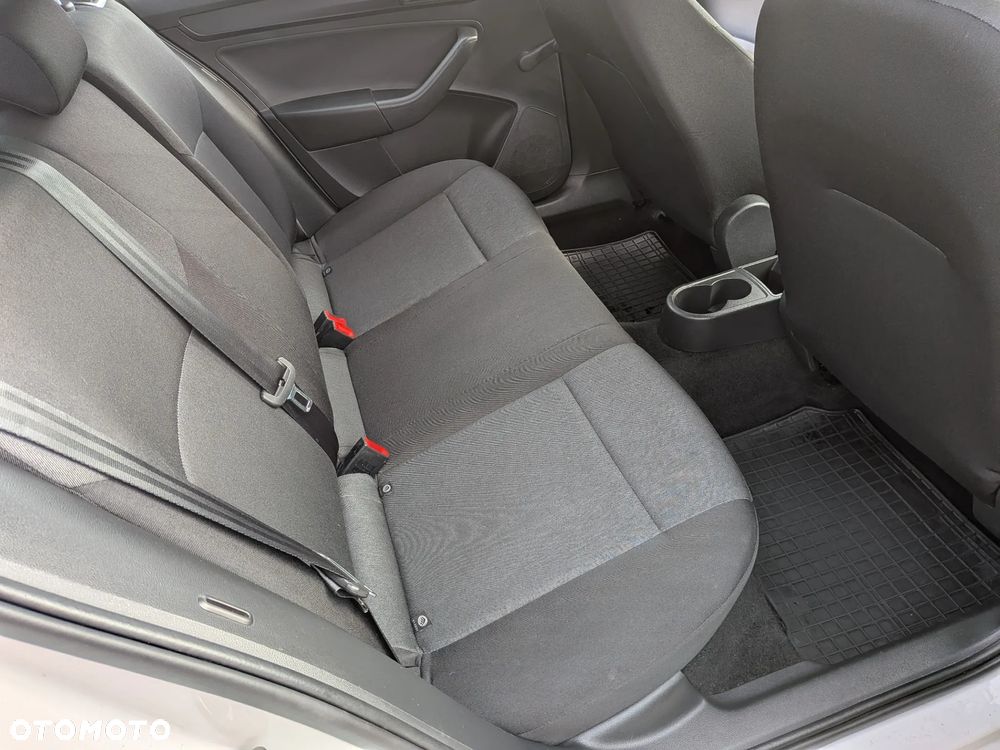 Skoda RAPID Spb 1.0 TSI Active - 22