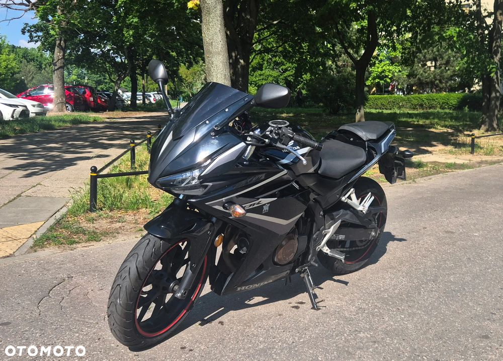 Honda CBR - 1