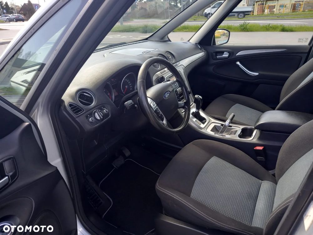 Ford Galaxy 2.0 TDCi Trend - 13