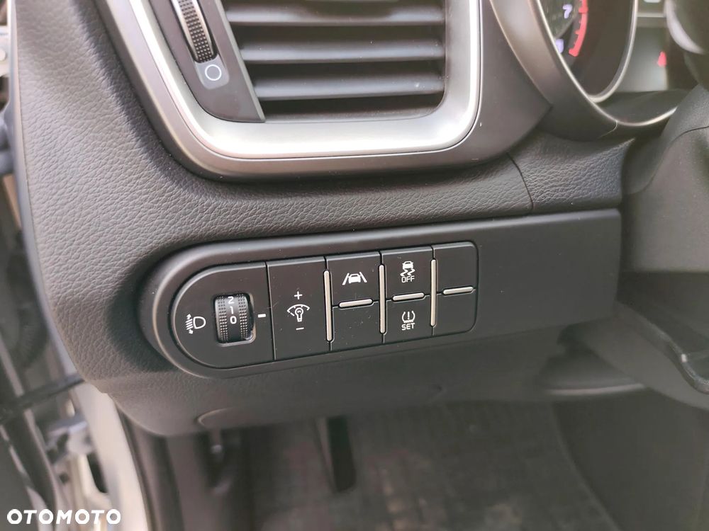 Kia Ceed 1.5 T-GDI M DCT - 21
