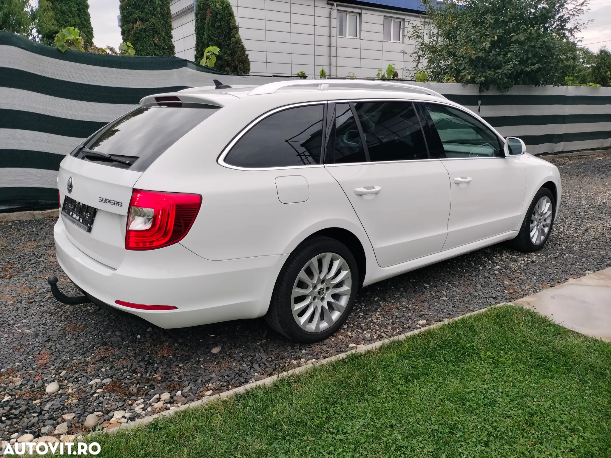 Skoda Superb 2.0 TDI DSG FAMILY - 4