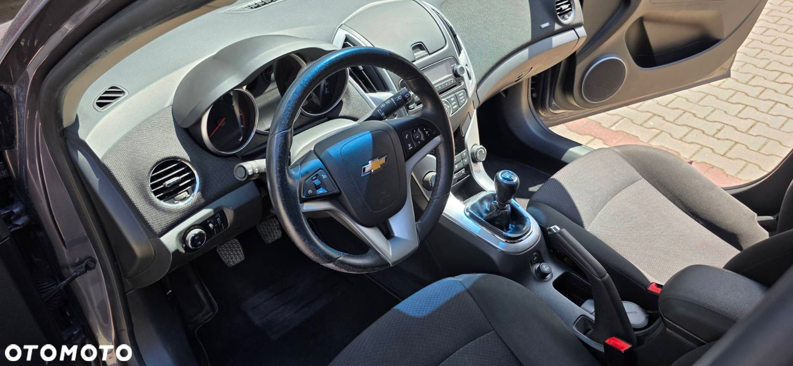 Chevrolet Cruze 1.8 LT - 11
