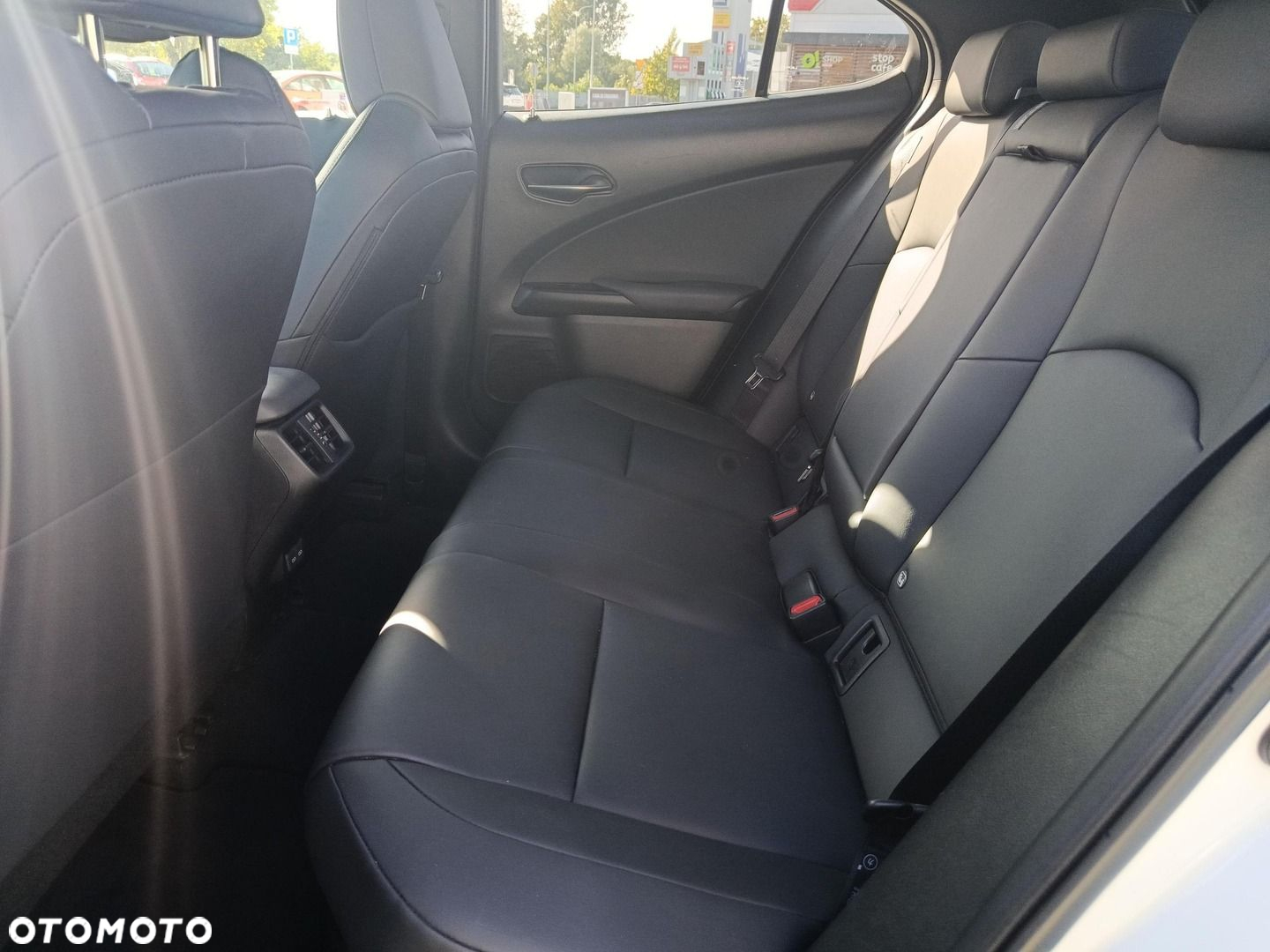 Lexus UX 250h GPF F Sport Design 2WD - 14