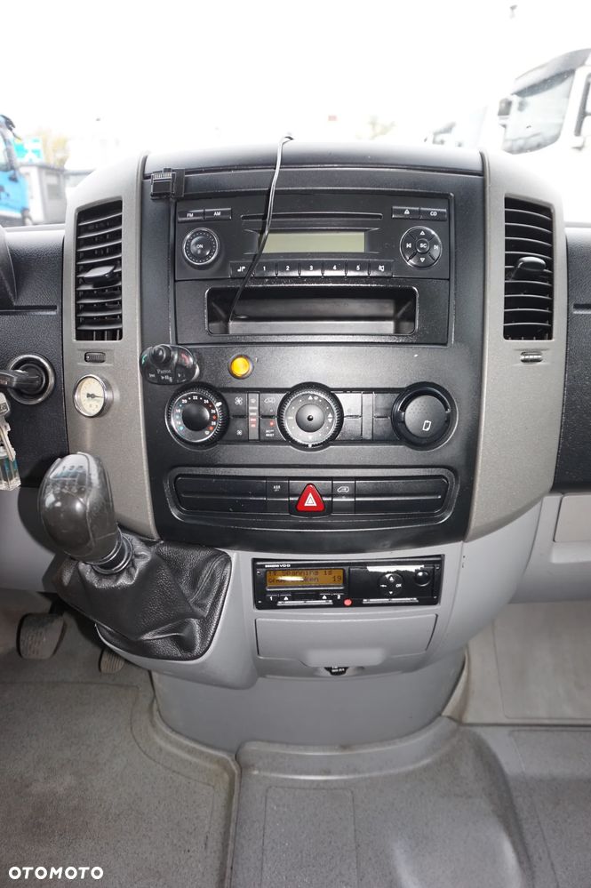 Mercedes-Benz Sprinter - 18