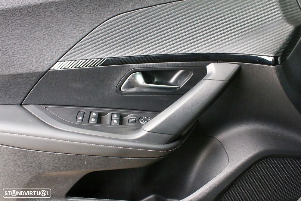 Peugeot 2008 1.2 PureTech Allure - 22