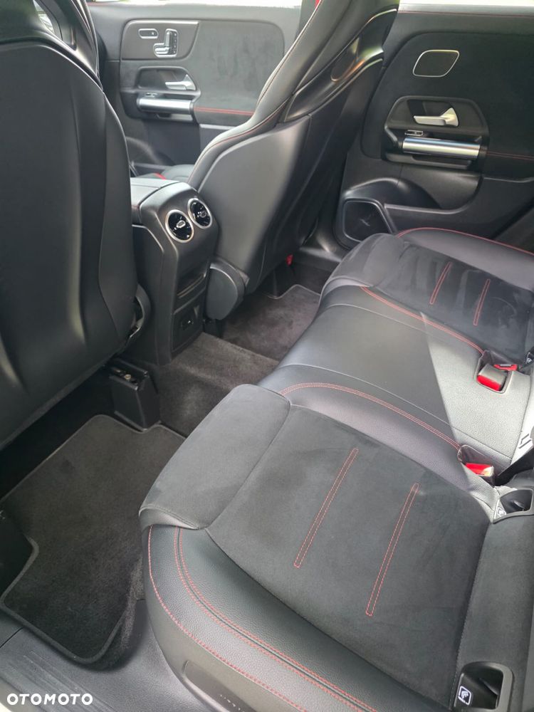 Mercedes-Benz GLA - 7