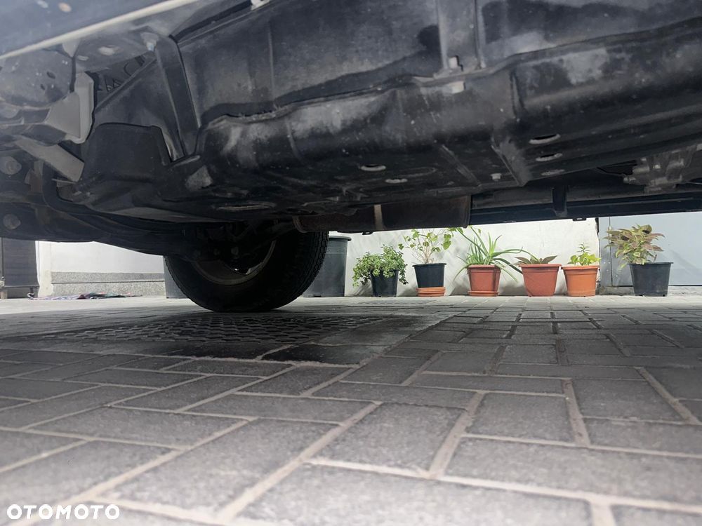 Mitsubishi Pajero - 15