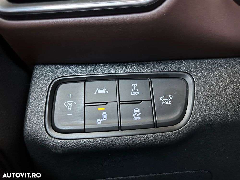 Hyundai Santa Fe 2.2 CRDi 4WD 8AT Luxury - 28