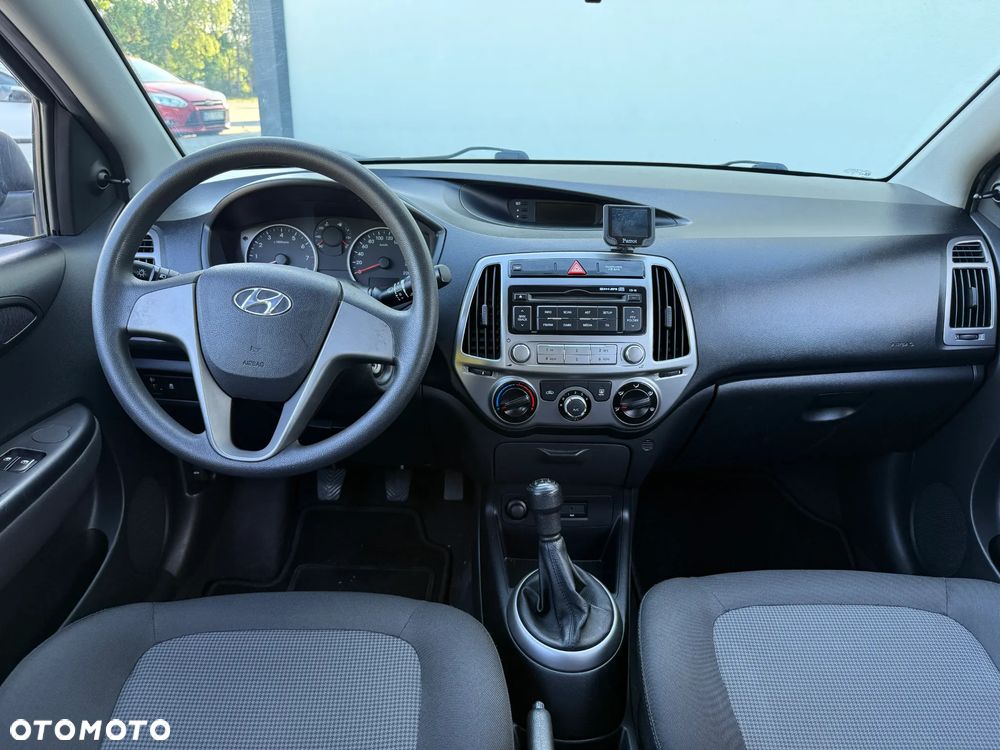 Hyundai i20 - 20