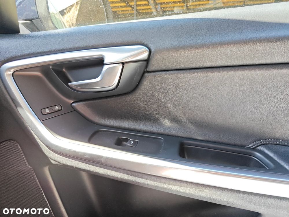 Volvo V60 D4 Drive-E Dynamic Edition (Momentum) - 24