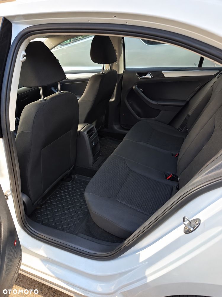 Volkswagen Jetta - 5