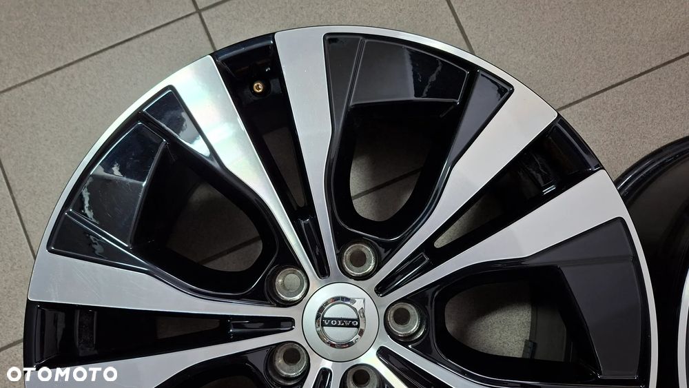 Felgi Aluminiowe 18 Volvo XC 60 V90 Cross Country 5x108 ET 50.5 - 13