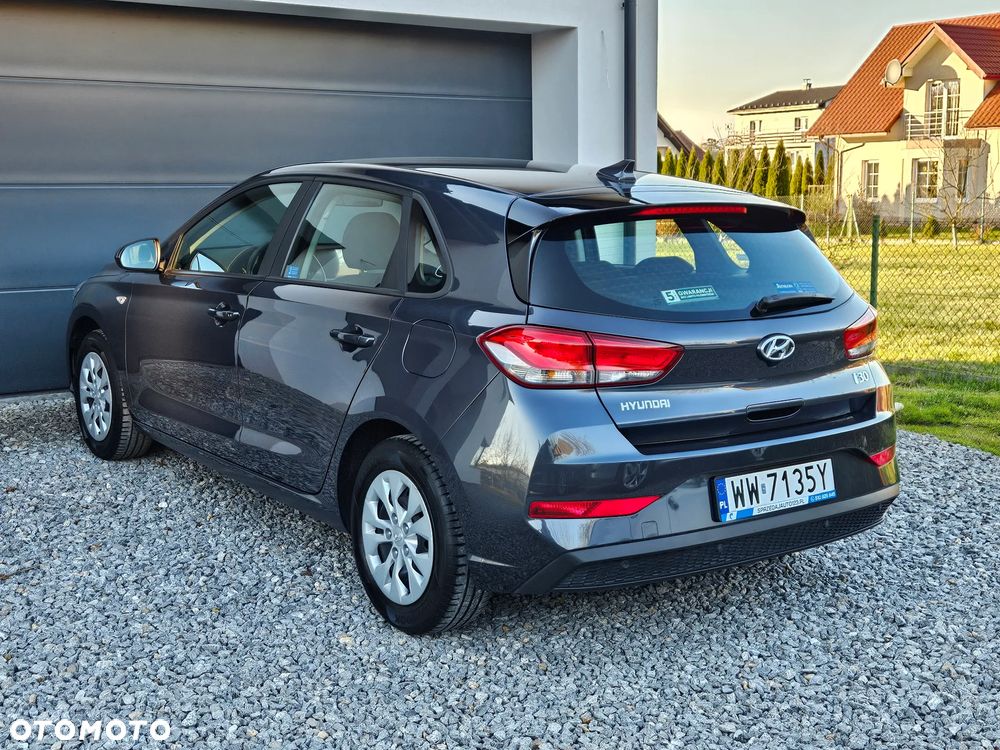 Hyundai i30 1.5 DPI Classic + - 21
