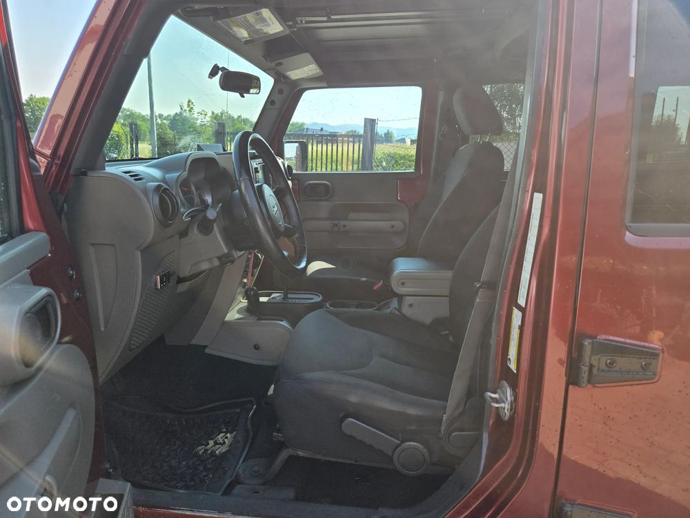 Jeep Wrangler Unlimited 3.8 Automatik Sahara - 16