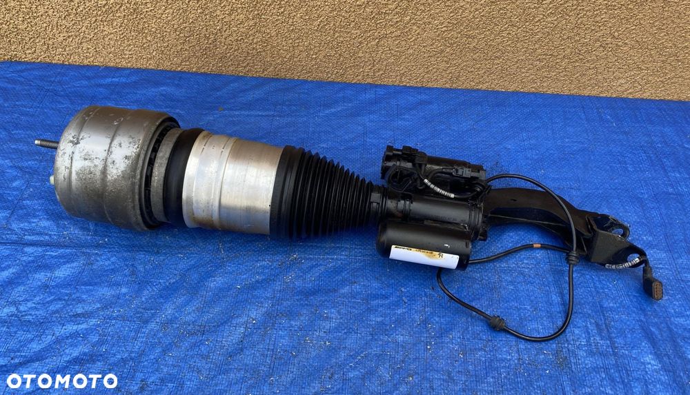 MERCEDES E-KLASA W213 63S  AMG A2133200802 AMORTYZATOR PRZOD PRZEDNI PRAWY - 1