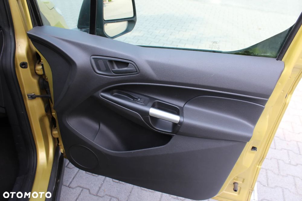 Ford Tourneo Connect Gr 1.6 TDCi Titanium - 22