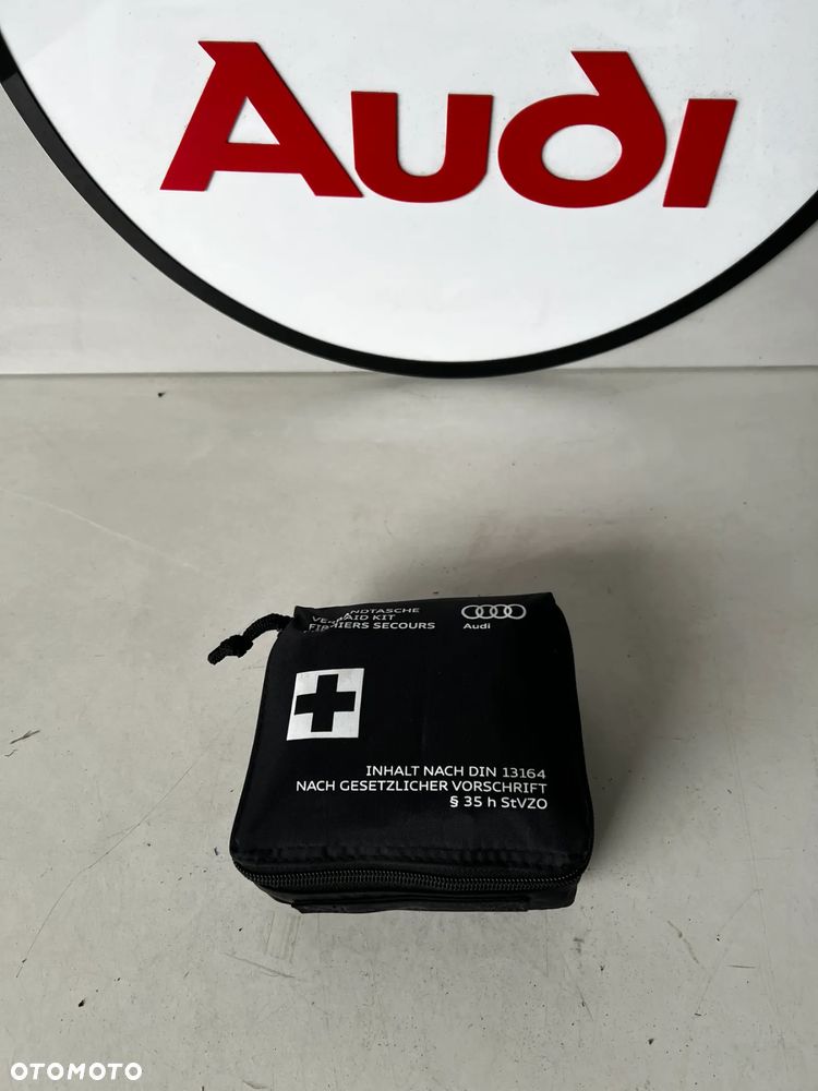 AUDI APTECZKA SAMOCHODOWA ORYGINAŁ 8J7860282B - 1