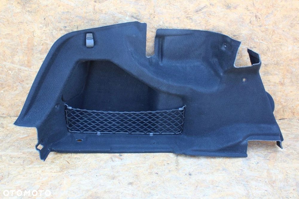 Tapicerka boczek bagażnika MERCEDES C-Klasa w204 2046904125 LEWY sedan - 1