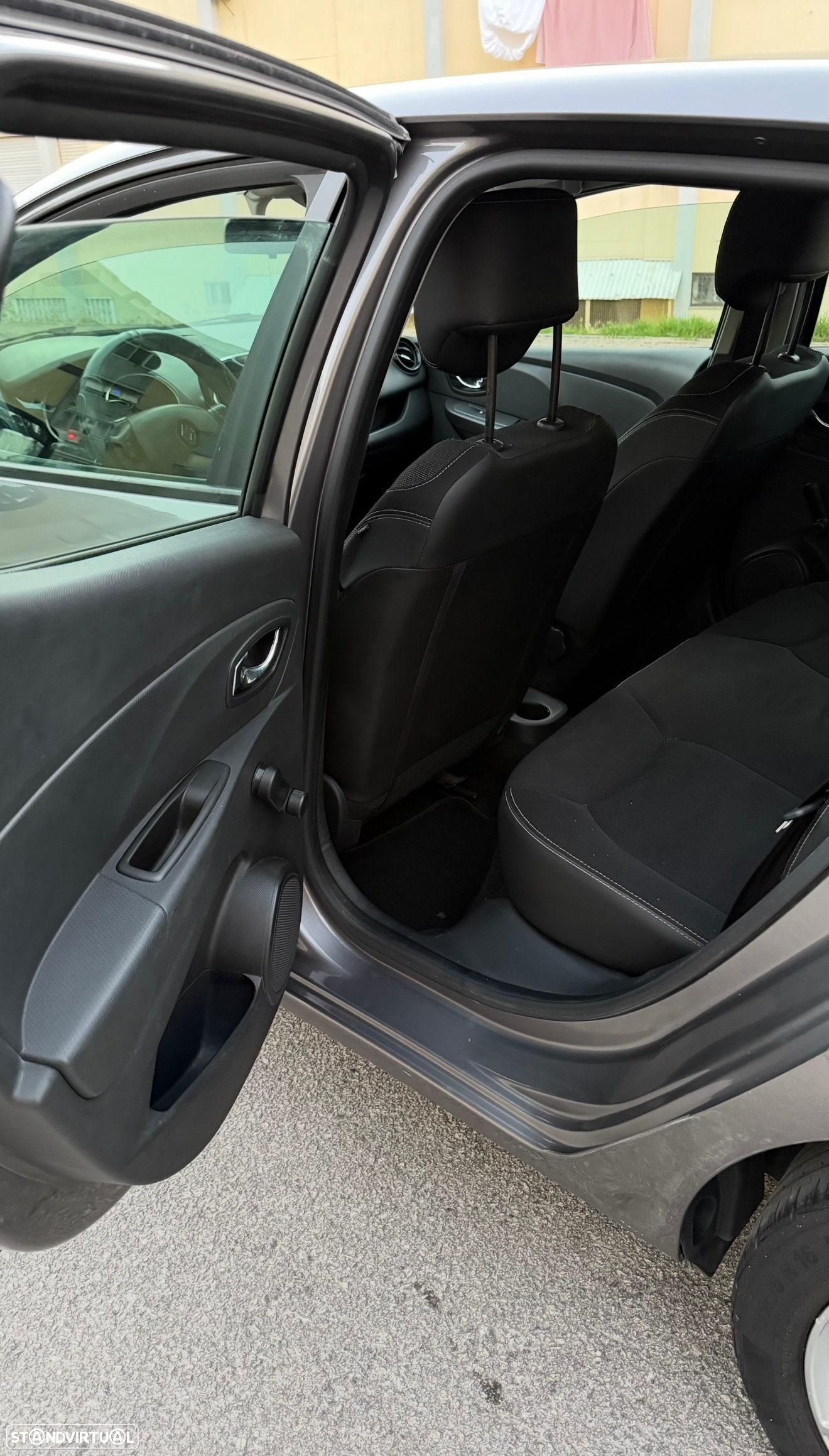 Renault Clio - 11