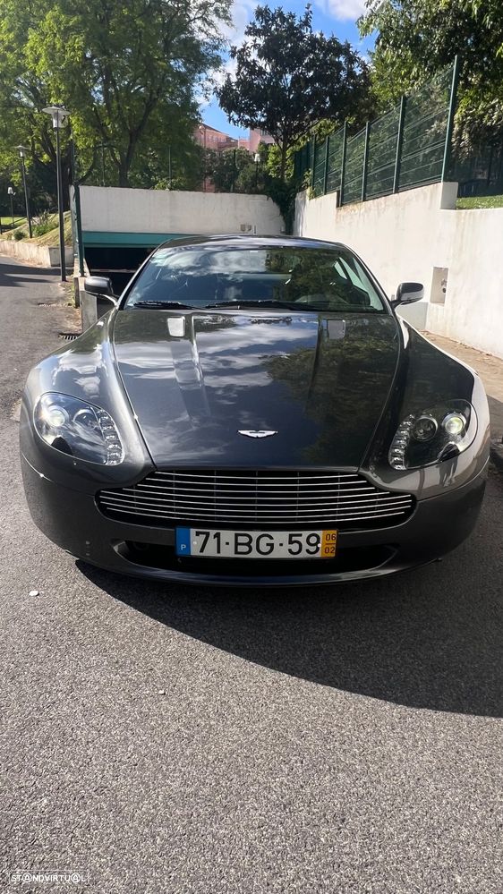 Aston Martin Vantage Coupe V8 - 10