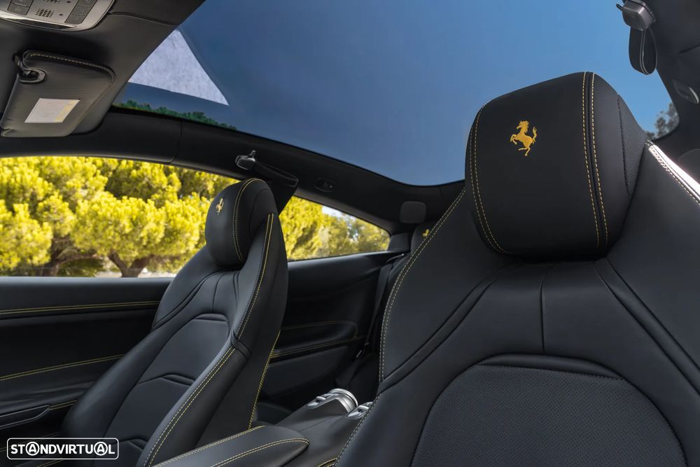 Ferrari GTC4 Lusso - 27