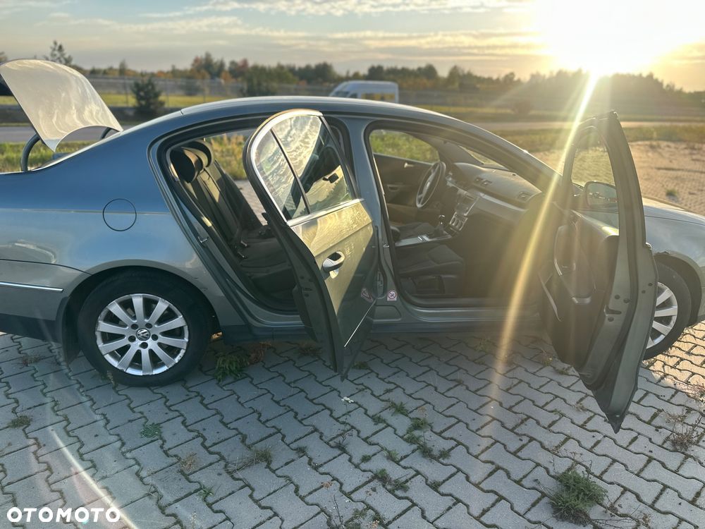 Volkswagen Passat - 11