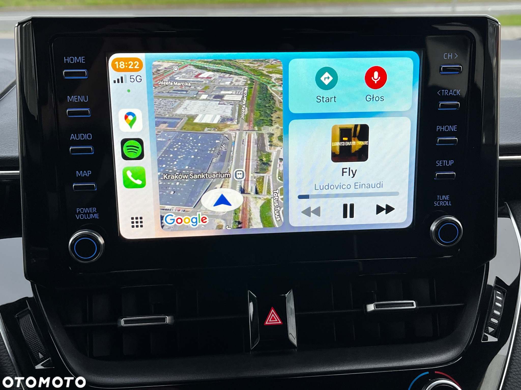 Toyota Corolla 1.8 Hybrid Comfort - 24